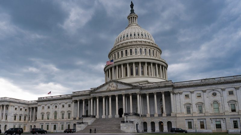 Spending bill to avert shutdown successfully beats filibuster with hours until deadline