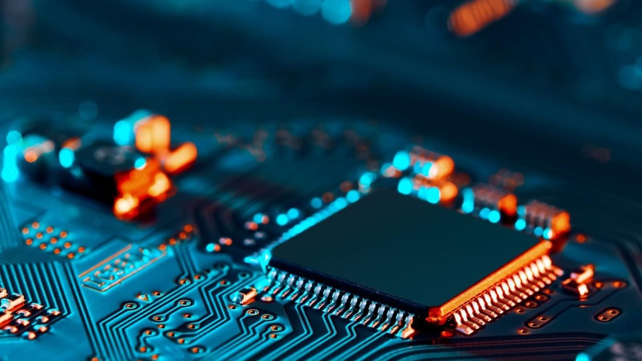 Tariff Tensions Ease, Nasdaq Soars — But is SMH the Emerging Leader?