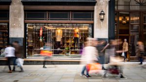 UK consumer confidence plunges to lowest level since 2022 amid global and domestic pressures
