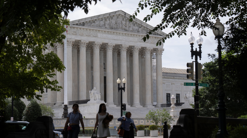 Trump admin asks SCOTUS to allow it to move forward with plans to slash federal workforce