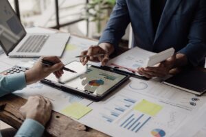 Why More Businesses Are Choosing a Fractional CMO Instead of Agencies and Junior Hires
