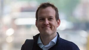 British firms ‘falling behind global rivals’ in adopting AI, warns government adviser