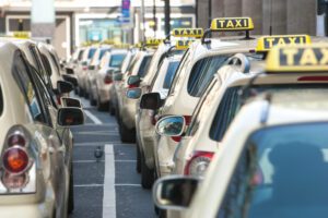 How Smart Airport Taxi Solutions Improve Business Travel Efficiency for UK SMEs