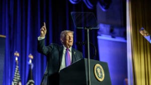 Trump’s new 15% tariff plan ‘will hit UK exporters and dent global growth’ Trump’s new 15% tariff plan ‘will hit UK exporters and dent global growth’